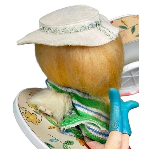 Vintage Kitschy MCM Roman Kogei Girl Stockinette Girl & Dog Music Trinket Box - Picture 3 of 8